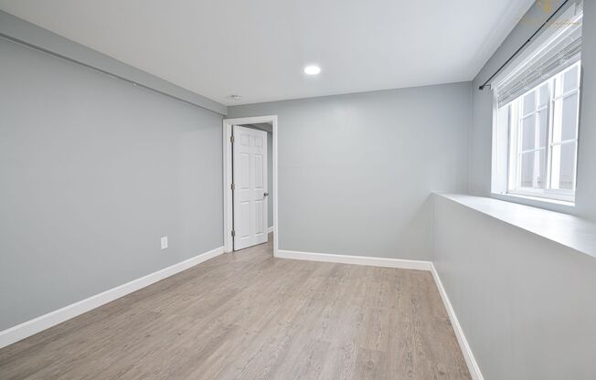 1 bed, 1 bath, 600 sqft, $1,300, Unit 8 Tappan St. Studio #1