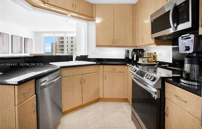 1 bed, 2 baths, 878 sqft, $3,500, Unit 801 Brickell Key Blvd # 907