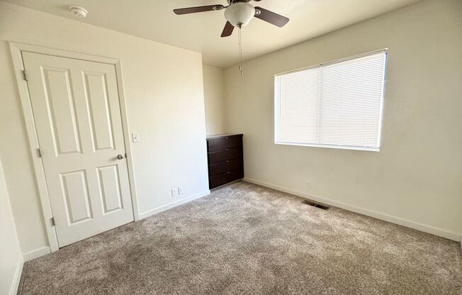 1 bed, $550