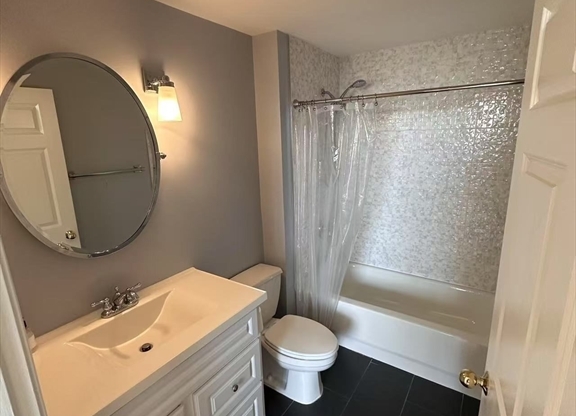 2 beds, 2 baths, 1,200 sqft, $4,000, Unit 716