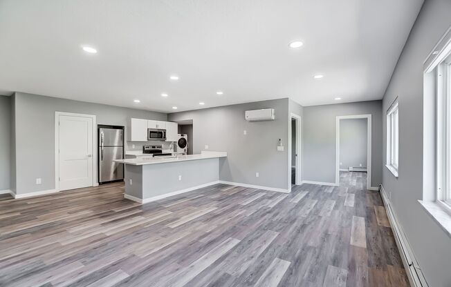 2 beds, 2 baths, 1,279 sqft, $1,975, Unit 601