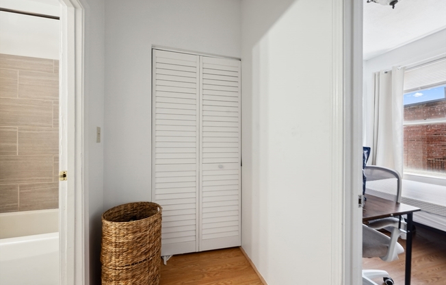 3 beds, 1 bath, 650 sqft, $3,600, Unit 8