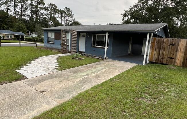 Charming 3 Bedroom, 1 Bath Pensacola Home available !!