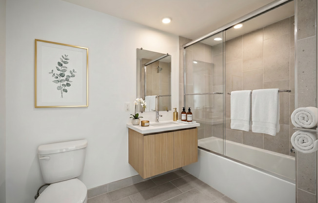 3 beds, 3 baths, 938 sqft, $3,204, Unit PH6