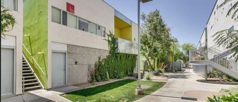1111 W UNIVERSITY DR