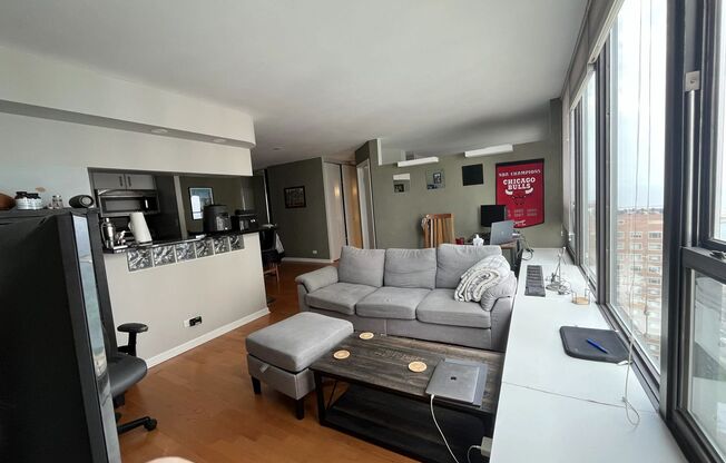 GOLD COAST - FANTASTIC 1BD/1BTH APARTMENT FOR RENT!