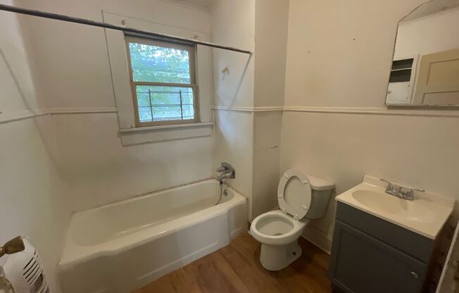 2 beds, 1 bath, $550