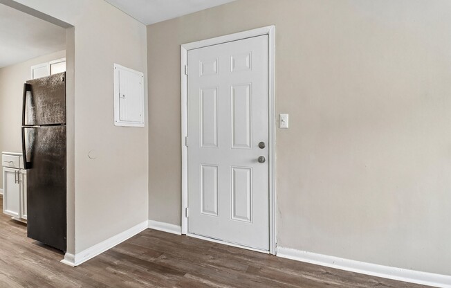 Step into modern living with ample natural light and stylish finishes at The Preserve On Conley Apartments. Enjoy a welcoming entryway that sets the tone for your new home. Schedule your tour today to see all that awaits!
