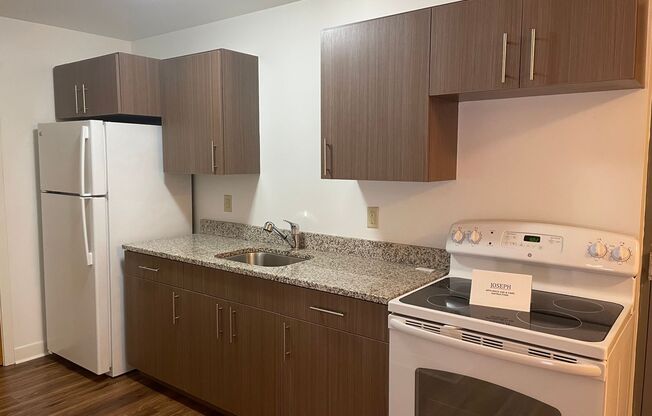1 bed, 1 bath, 1,060 sqft, $1,895, Unit 106 Live/Work Retail