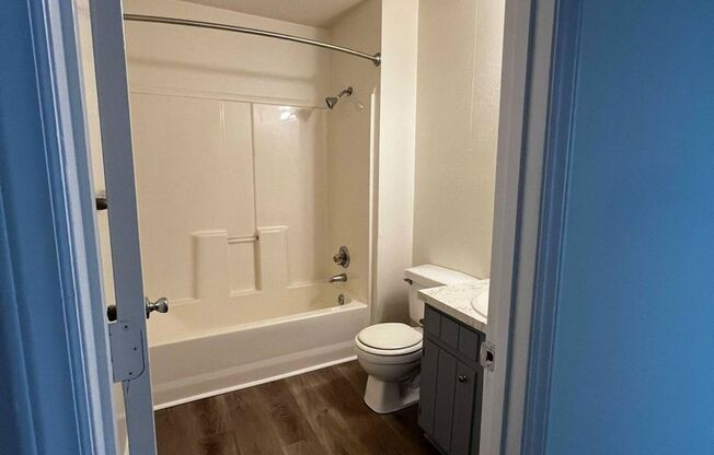 2 beds, 1 bath, 850 sqft, $1,150, Unit BC502I