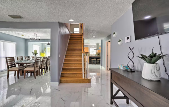2181 POINCIANA DR
