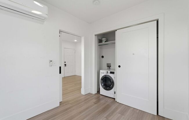 2 beds, 1 bath, $1,575, Unit 20