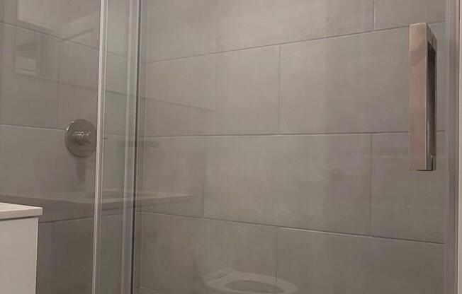 2 beds, 1 bath, $7,400, Unit 5I