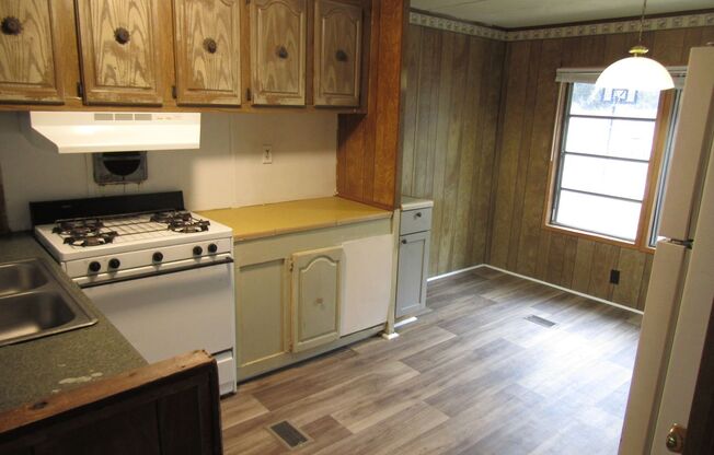 2 beds, 1 bath, $750, Unit Lot 47