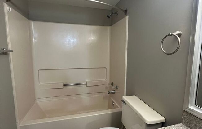 2 beds, 2 baths, 720 sqft, $1,150, Unit 205
