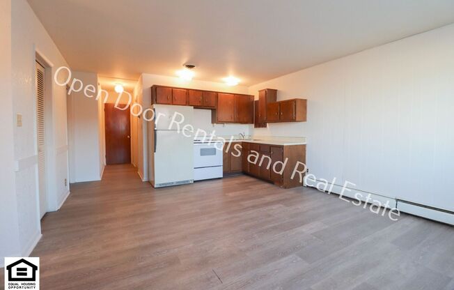 109/111 E King St