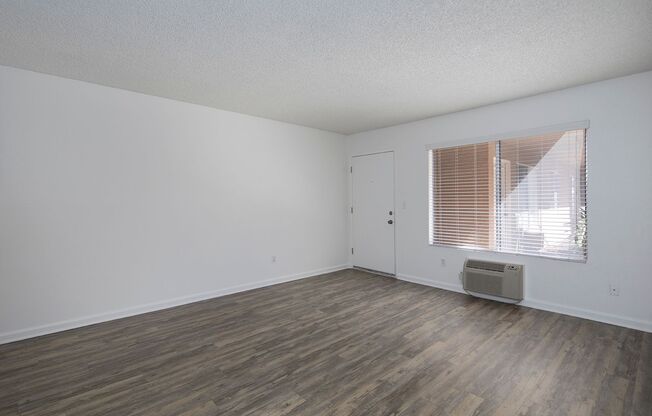 Trade Winds Apartments