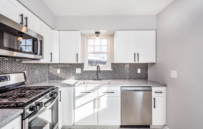 Charming 4 bedroom home in Pittsburgh available September 1st!