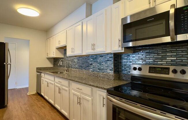 Charming 2 Bedroom/1 Bathroom Apartment in Mt Washington, MD!