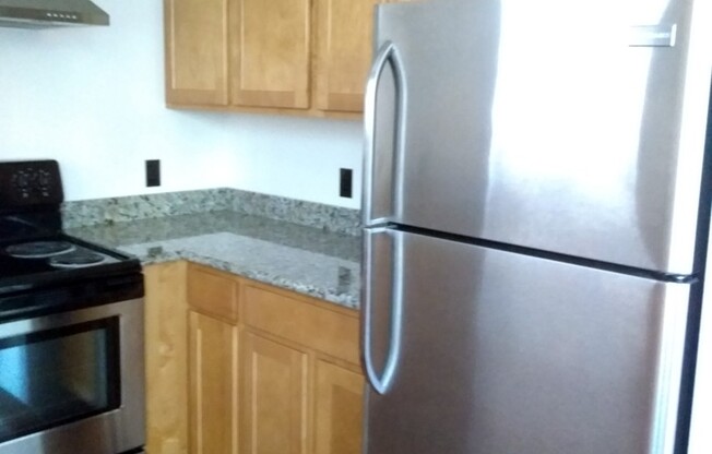 Studio, 1 bath, 359 sqft, $1,325, Unit 301