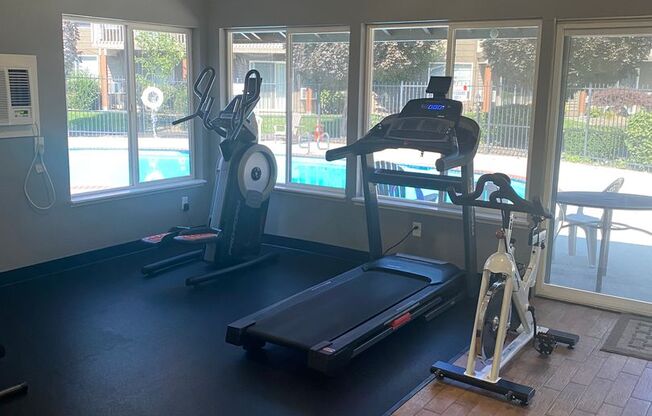 2 beds, 1 bath, 830 sqft, $1,275, Unit A06*