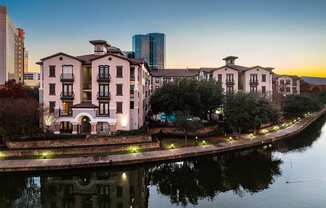 Welcome to Monterra Las Colinas Apartments