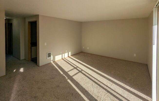 2 beds, 2 baths, 950 sqft, $1,350, Unit 23