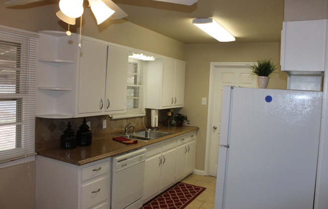 3 beds, 1 bath, $1,050