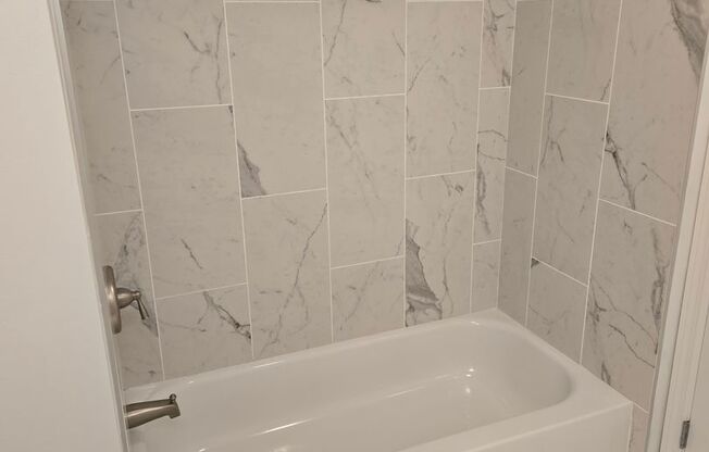 1 bed, 1 bath, 883 sqft, $2,280, Unit 1603