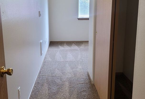 2 beds, 2 baths, 956 sqft, $1,650, Unit 123