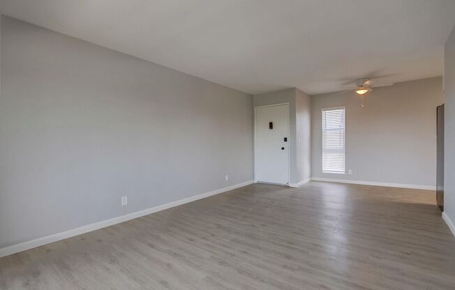 *****MOVE IN SPECIAL - FIRST MONTH FREE****+$500 GIFT CARD*******Newly renovated 1x1 in the heart of Pacific Beach! (a/c, w/d, & parking)