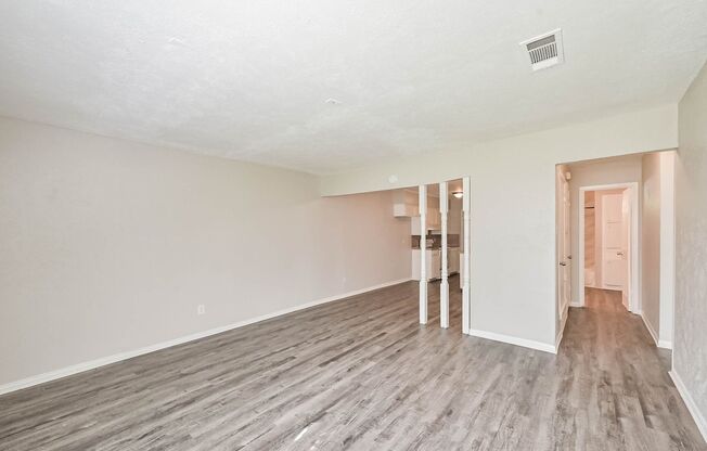 2 beds, 1 bath, $1,325