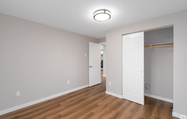 1 bed, 1 bath, 680 sqft, $1,100, Unit 15