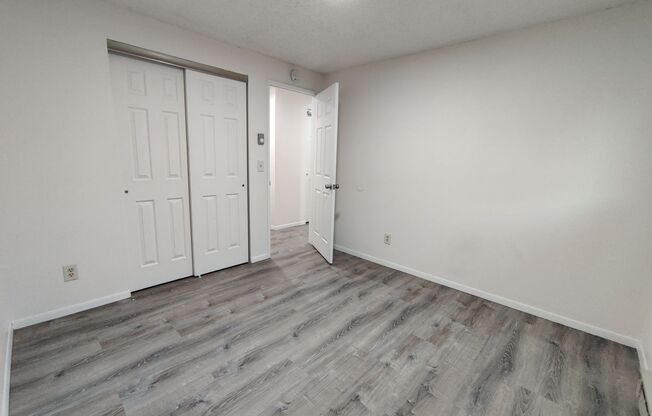 2 beds, 1 bath, 800 sqft, $1,350, Unit 902
