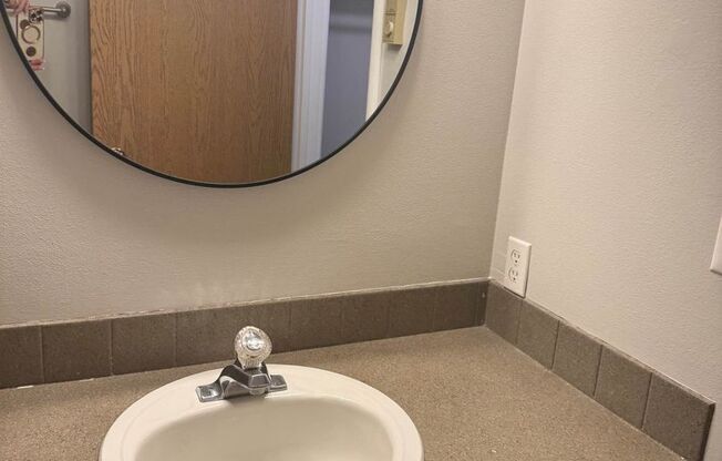 2 beds, 2 baths, 850 sqft, $1,525, Unit 1132