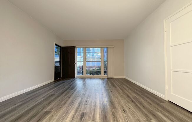 Studio, 1 bath, 570 sqft, $1,550