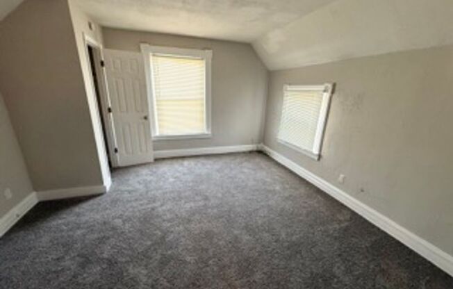 3 beds, 1 bath, $1,200