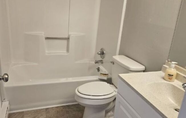 1 bed, 1 bath, 576 sqft, $765, Unit 3625-A