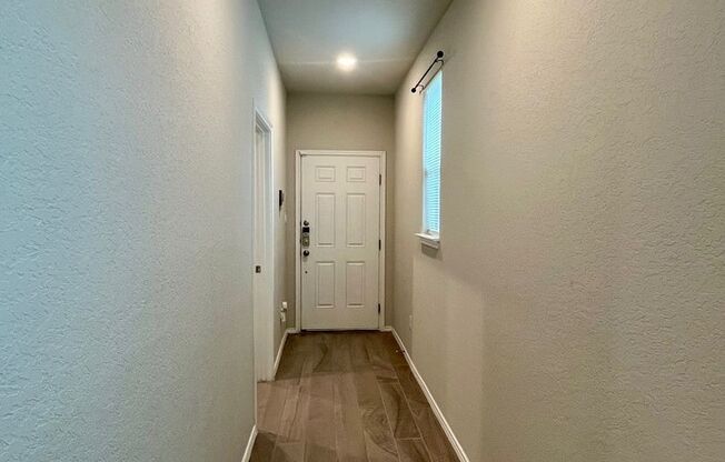 3/2 Single Story Conveniently Located to Brooks City Base JBSA Kelly Field & Toyota ~ Move in Ready!