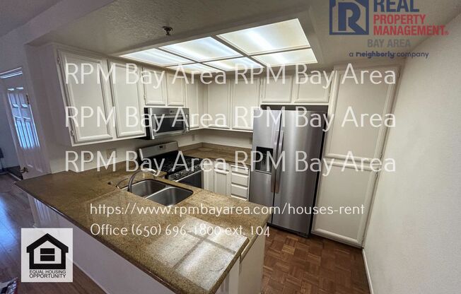 Bright and Airy 2BD 2.5 BTH Townhouse in Daly City