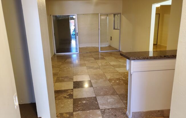 1 Bedroom Scottsdale Condo! Upgraded - Camelback views- Indoor/Outdoor area