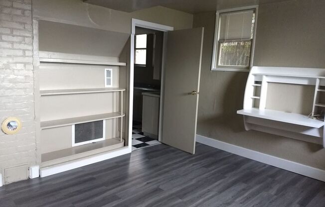 3 beds, 1 bath, $1,950