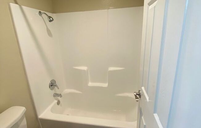 2 beds, 1 bath, 825 sqft, $1,830, Unit 257