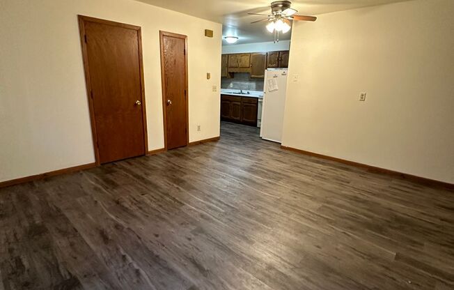 2 beds, 1 bath, $795, Unit Unit 05