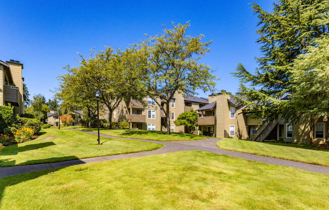 Courtyard at Overlook at Murrayhill, Oregon