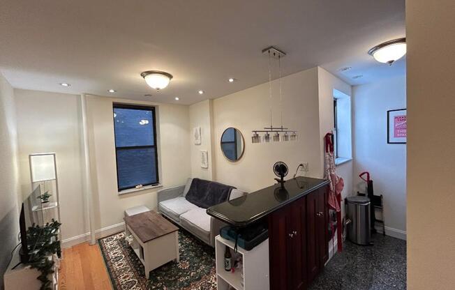 400 E 91 ST