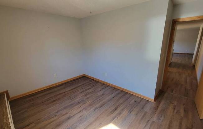 2 beds, 1 bath, 1,100 sqft, $1,300