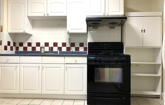 12 EVERGREEN SQ