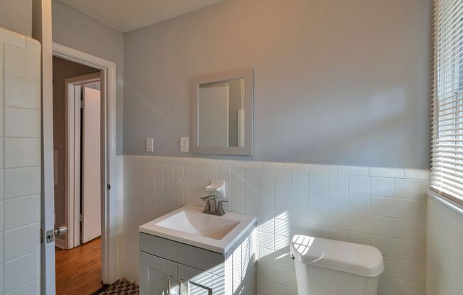 3 Bedroom 1 Full Bath Brick home!