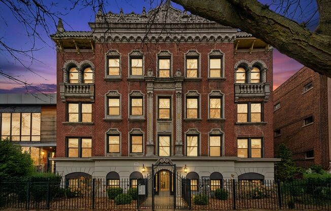 Studio, 1 bath, 320 sqft, $1,250, Unit 408